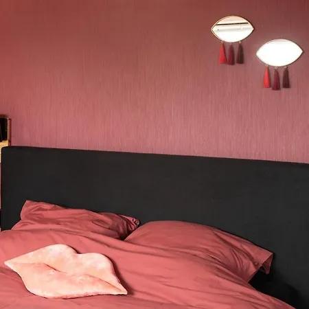 Romantic Flat Heart Of Bruges